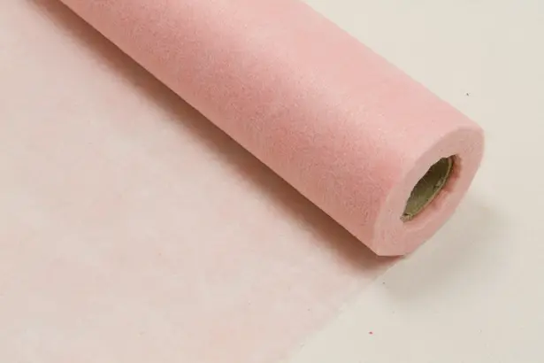 Chemin de table rose