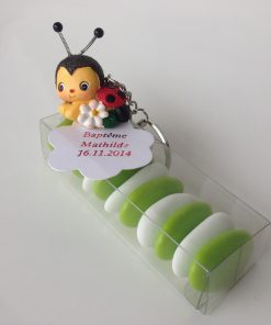 Dragées coccinelle : porte-clés avec étui et étiquette