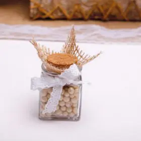 Pot carré en verre dragées