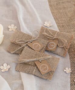 Alternative view of Sac à dragées jute et étiquette "Love" - Lot de 4