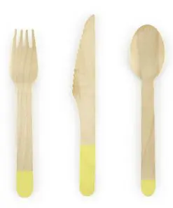 couverts en bois jaune