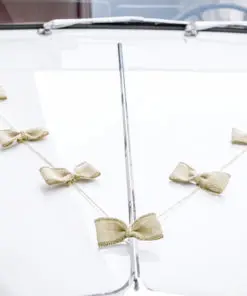 Décoration voiture mariage champêtre jute