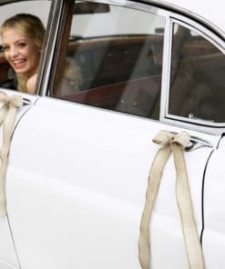 Décoration voiture mariage champêtre jute