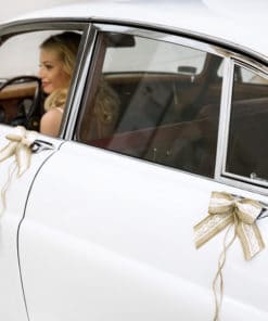 Décoration voiture mariage champêtre Jute et dentelle
