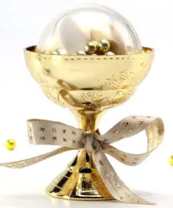 Calice or dragees communion