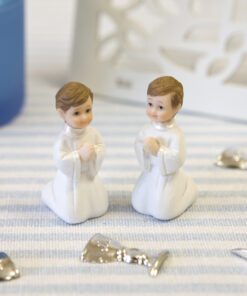 sujet communion garçon agenouillé