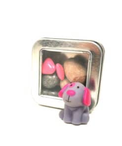 chien aimanté gris et rose fuchsia