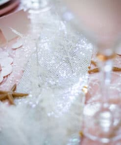 Alternative view of Chemin de table Sequins Irisé