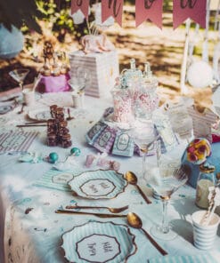 confettis table baby shower naissance bleu ciel et or