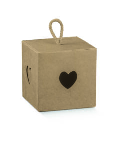 Boite cube kraft avec coeur