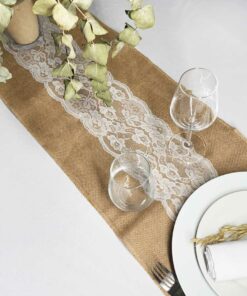 Chemin de table dentelle et jute