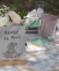 marque table lapin et fleur