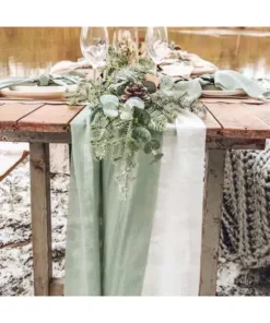 chemin de table mousselin vert de gris eucalyptus