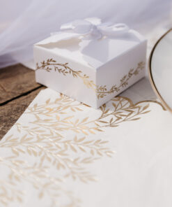 contenant dragées blanc et or