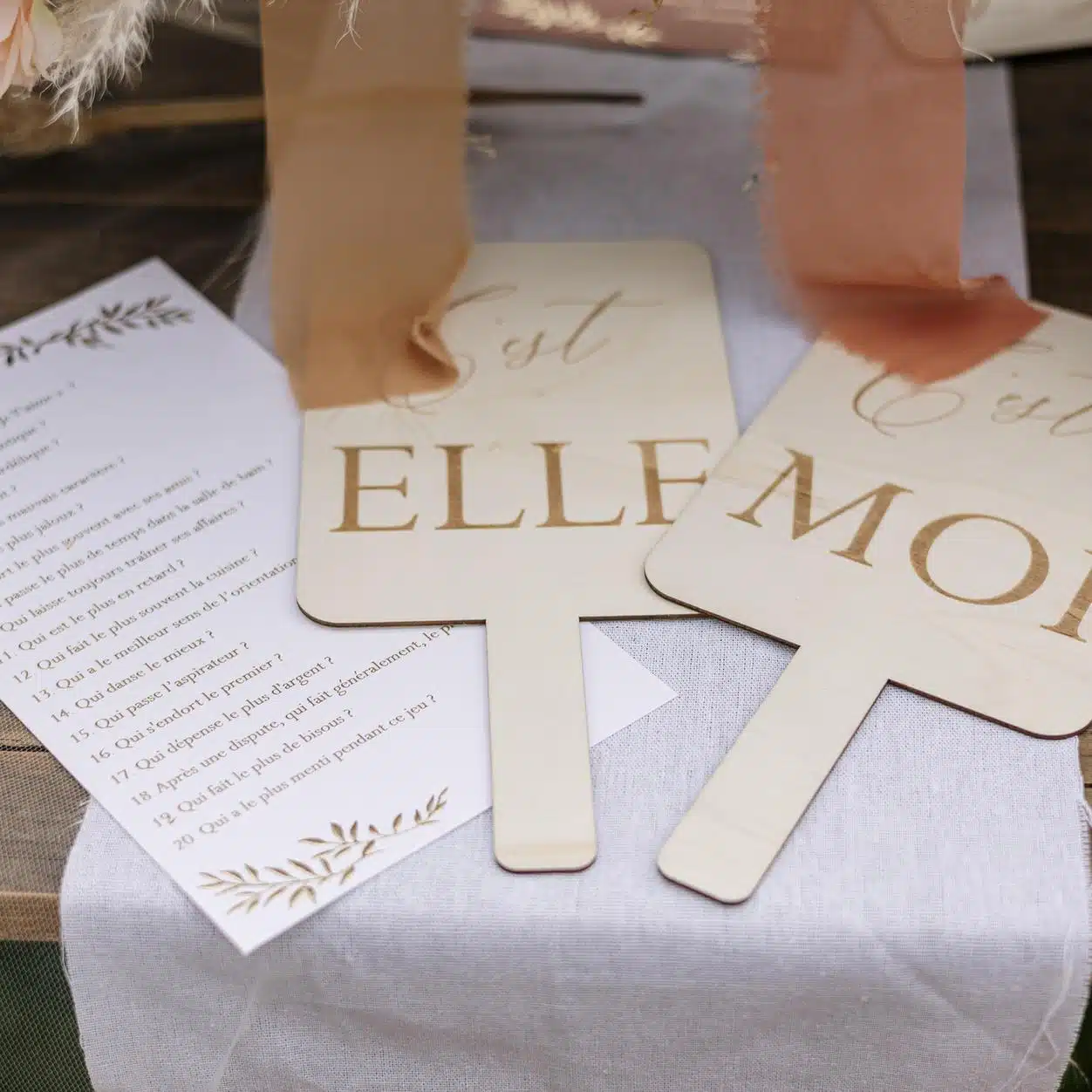 Jeux pour mariage blanc et or